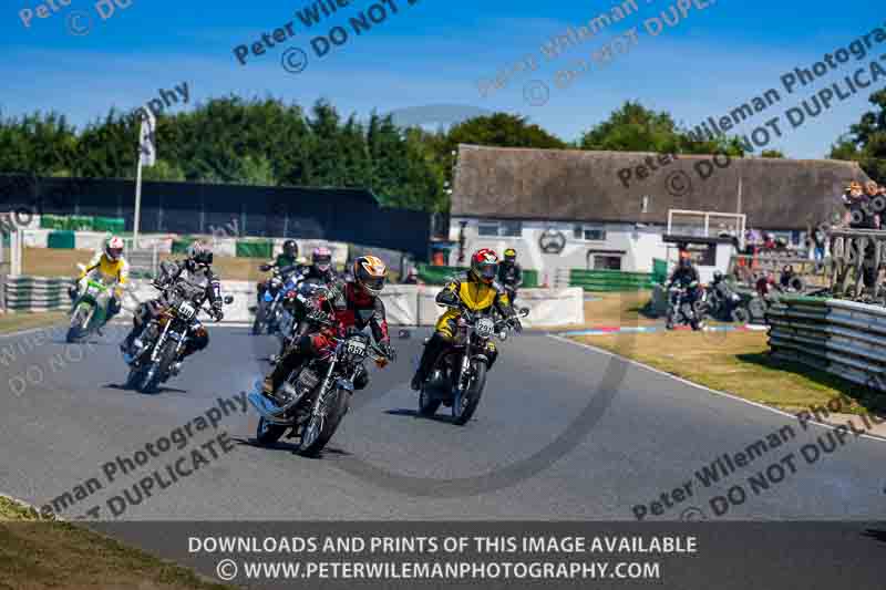 Vintage motorcycle club;eventdigitalimages;mallory park;mallory park trackday photographs;no limits trackdays;peter wileman photography;trackday digital images;trackday photos;vmcc festival 1000 bikes photographs